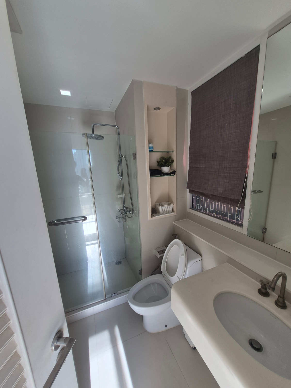 ให้เช่าคอนโดสาทร นราธิวาส : Luxury Room , Ivy Sathon ( Soi10 ) Studio 34.5 Sqm Fullyfurnish 19,000-