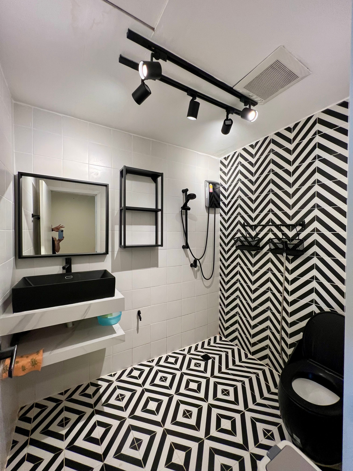 For RentTownhomePattanakan, Srinakarin : For Rent: 3-Storey Townhome at Villette City Pattanakarn 38 | Fully Furnished | South-Facing | Move-In Ready