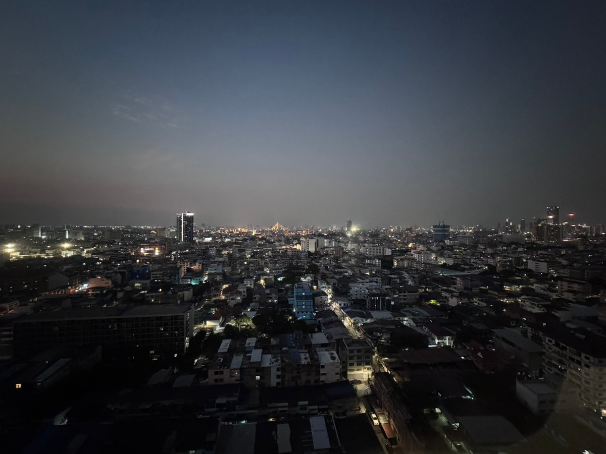 For RentCondoWongwianyai, Charoennakor : Ideo Sathorn, next to BTS Wongwian Yai, beautiful new room, open view, available and ready for rent. You can inquire.