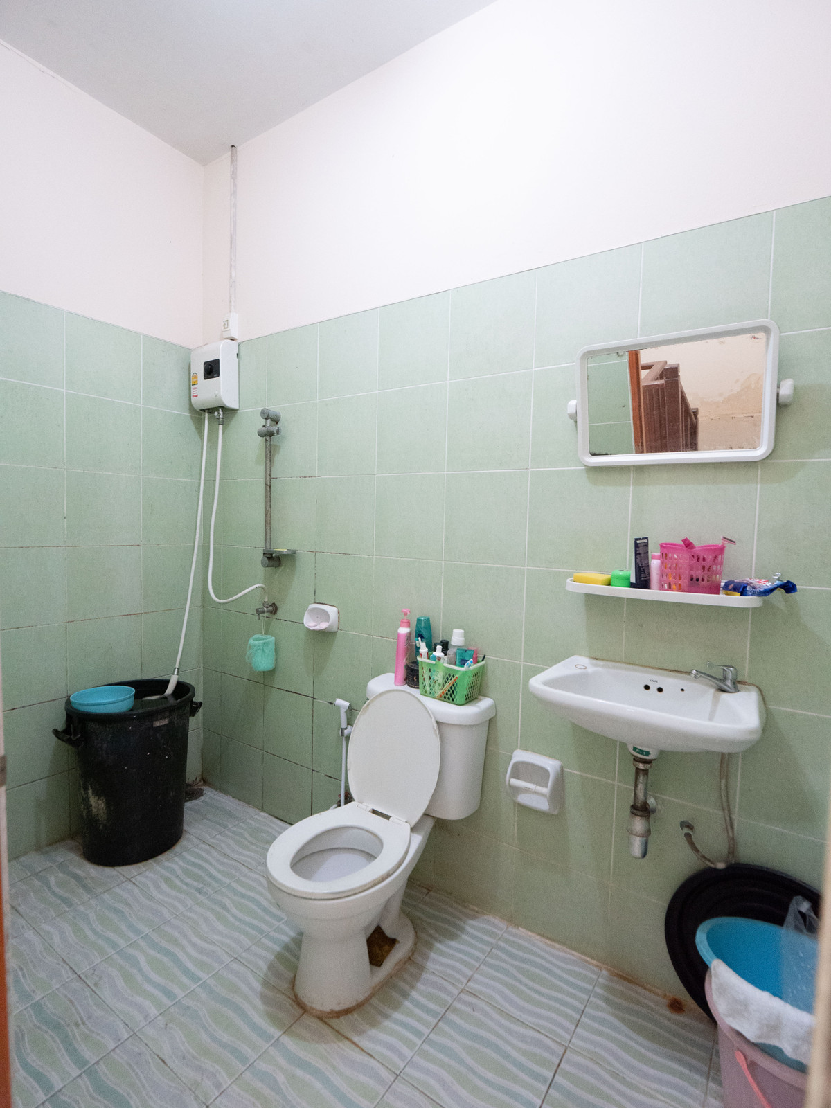 ขายทาวน์โฮมระยอง : #ขายทาว์นเฮาส์ #เมืองระยอง 26 ตรว. 3 นอน 2 น้ำ 2 จอด #ขายถูก 1.89 ล้าน สภาพพร้อมอยู่ ที่ตั้งตำบลทับมา ใกล้ถนนสุขุมวิท ติดถนนนครระยอง3 ซอยแหลมหิน-หนองมะหาด