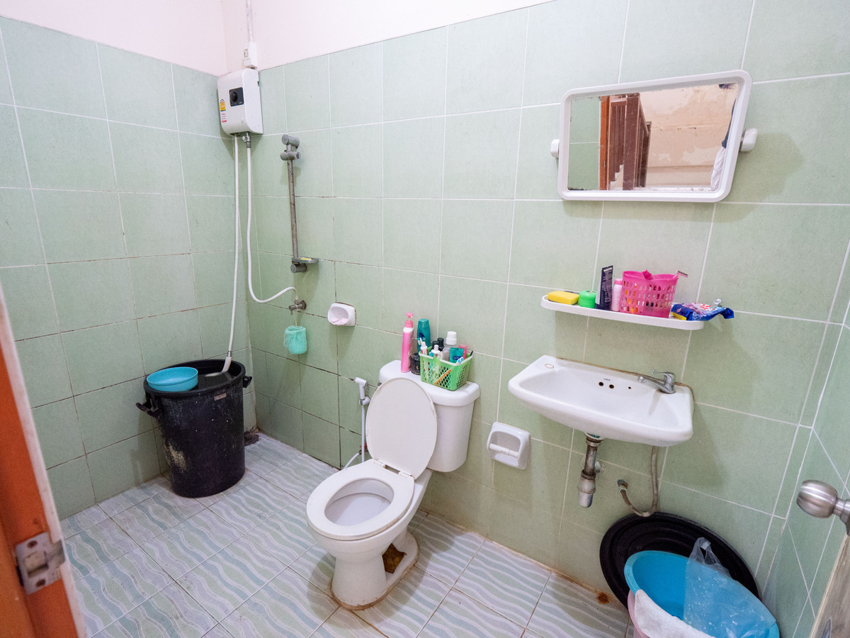 ขายทาวน์โฮมระยอง : #ขายทาว์นเฮาส์ #เมืองระยอง 26 ตรว. 3 นอน 2 น้ำ 2 จอด #ขายถูก 1.89 ล้าน สภาพพร้อมอยู่ ที่ตั้งตำบลทับมา ใกล้ถนนสุขุมวิท ติดถนนนครระยอง3 ซอยแหลมหิน-หนองมะหาด