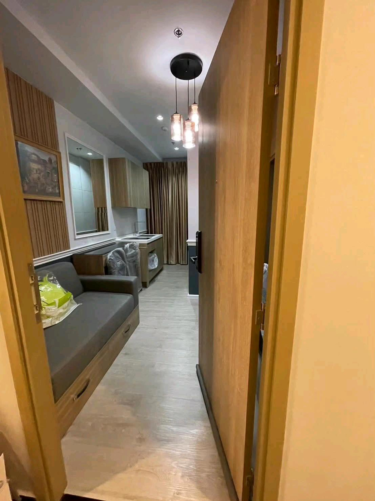 ให้เช่าคอนโดท่าพระ ตลาดพลู วุฒากาศ : 🔥 คอนโด High Rise ติด BTS แบบ 0 เมตร ใจกลางตลาดพลู เดินทางเข้าเมืองสะดวกสุด ๆ