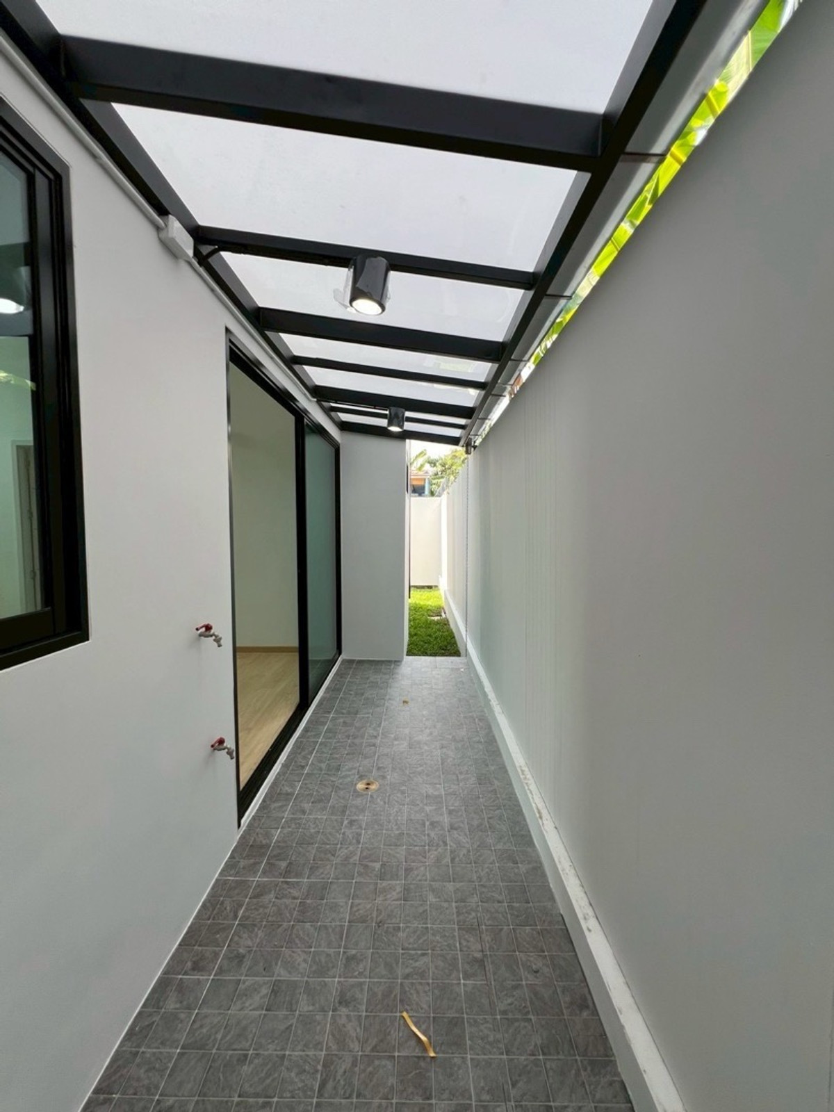 For SaleHouseKaset Nawamin,Ladplakao : Single house for sale, large area, city location, can enter and exit in many ways. Kaset-Nawamin location Soi Prasertmanukit 46