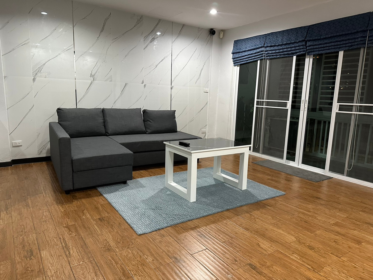 For RentTownhomeSukhumvit, Asoke, Thonglor : (BTS Thonglor, Pet Friendly) Newly Renovated Townhome for Rent – 800 meters to BTS Thong Lo