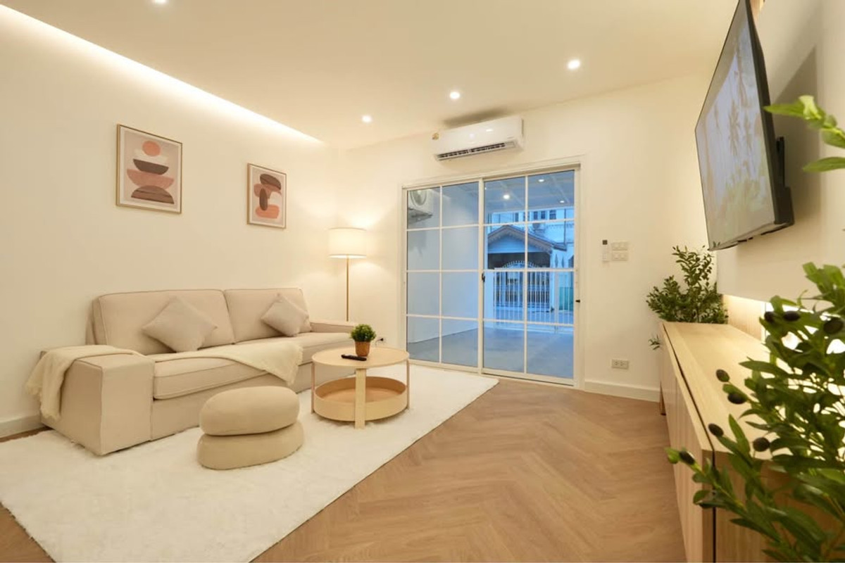 ขายทาวน์โฮมเกษตร นวมินทร์ ลาดปลาเค้า : H0797♛♚ทาวน์เฮ้าส์ 2 ห้องนอน ขาย นวลจันทร์♜ใกล้ แฟชั่นไอส์แลนด์∞099-5919653,065-9423251▚Line@sureresidence