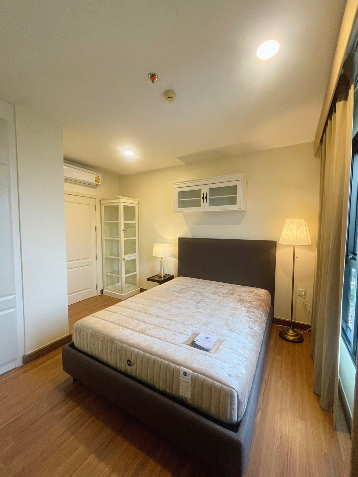 CondoLadprao, Central Ladprao : Sell with tenant til July 26
Condo for rent/sale, Lat Phrao-Phahon Yothin area, The Crest Park Residences, upper floor of the building, Panorama Bangkok view, very beautiful.