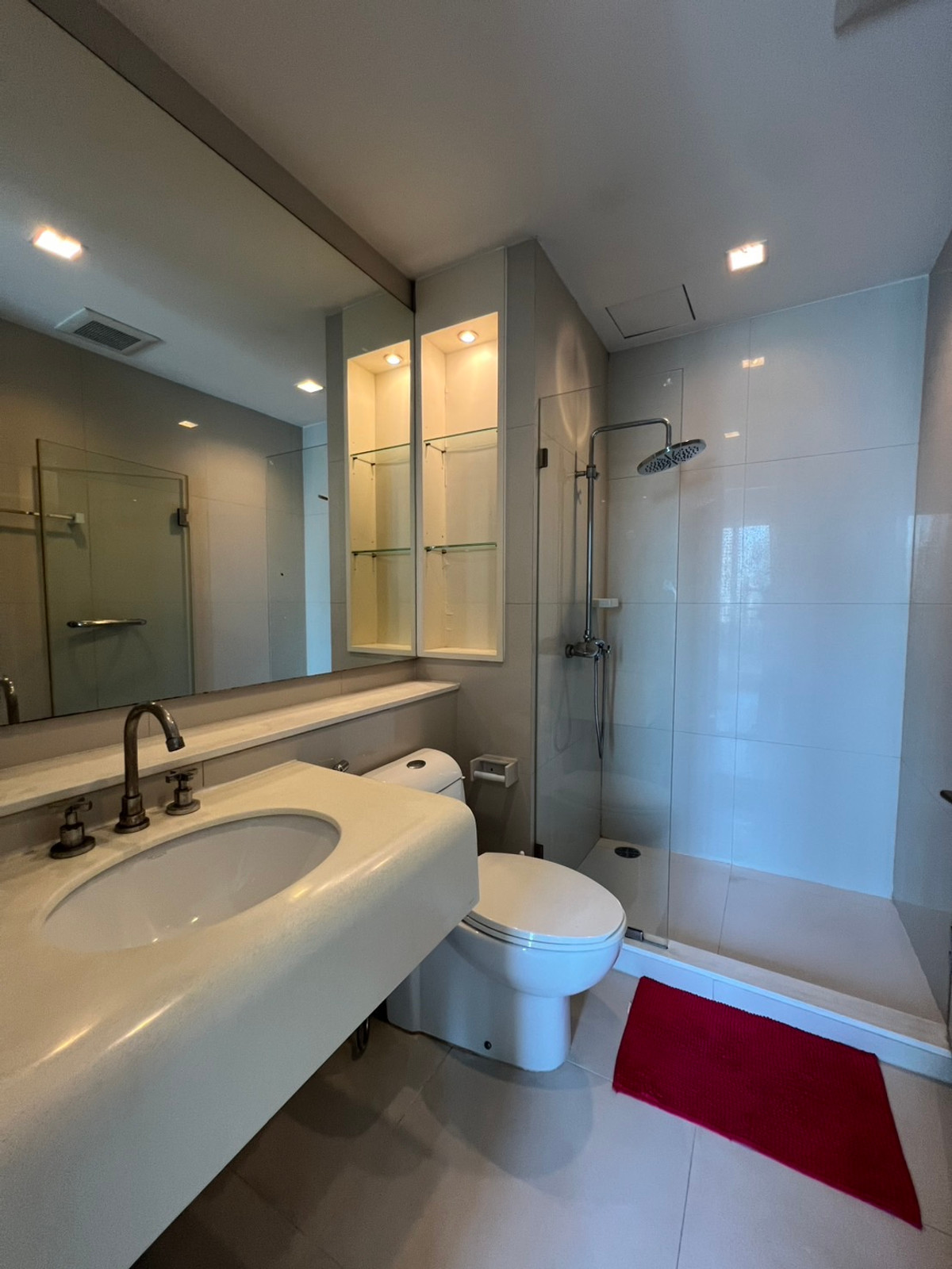 For RentCondoSathorn, Narathiwat : High Floor , White Room Ivy Sathon ( Soi10 ) 2bed2bath 69 Sqm Fullyfurnish ,Welcome Foreign 40,000-