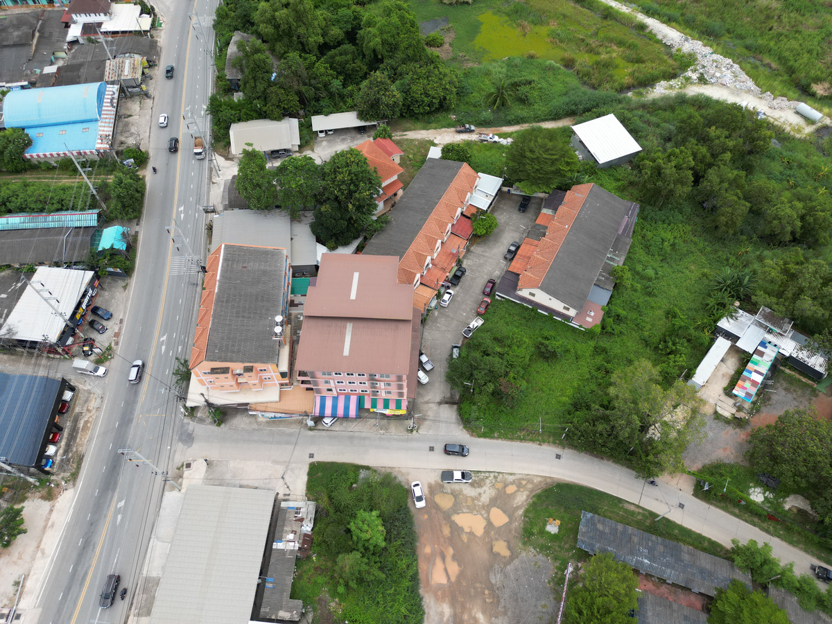 ขายทาวน์โฮมระยอง : #ขายทาว์นเฮาส์ #เมืองระยอง 26 ตรว. 3 นอน 2 น้ำ 2 จอด #ขายถูก 1.89 ล้าน สภาพพร้อมอยู่ ที่ตั้งตำบลทับมา ใกล้ถนนสุขุมวิท ติดถนนนครระยอง3 ซอยแหลมหิน-หนองมะหาด