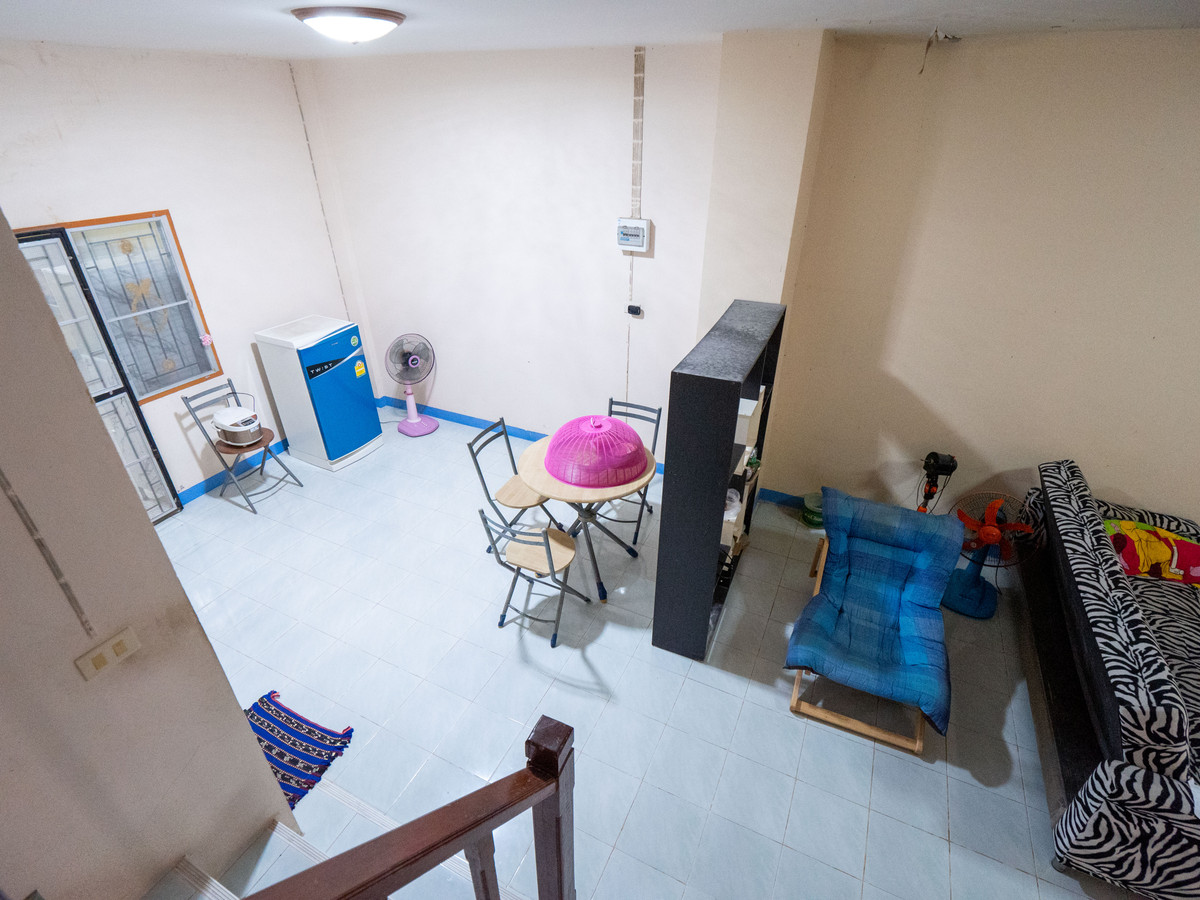 ขายทาวน์โฮมระยอง : #ขายทาว์นเฮาส์ #เมืองระยอง 26 ตรว. 3 นอน 2 น้ำ 2 จอด #ขายถูก 1.89 ล้าน สภาพพร้อมอยู่ ที่ตั้งตำบลทับมา ใกล้ถนนสุขุมวิท ติดถนนนครระยอง3 ซอยแหลมหิน-หนองมะหาด