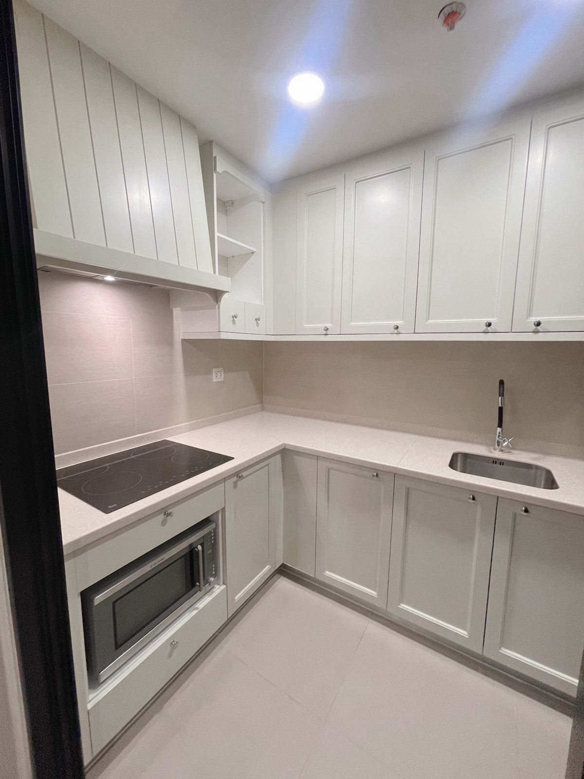 CondoLadprao, Central Ladprao : Sell with tenant til July 26
Condo for rent/sale, Lat Phrao-Phahon Yothin area, The Crest Park Residences, upper floor of the building, Panorama Bangkok view, very beautiful.