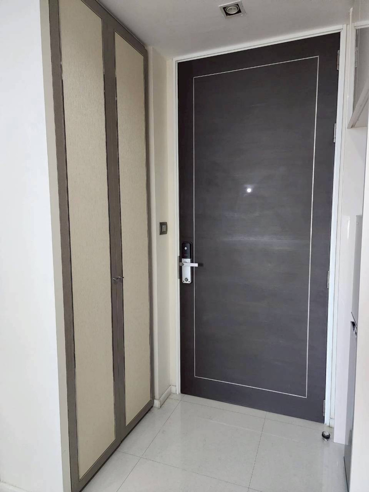 For RentCondoSathorn, Narathiwat : ✅ BKST111 ✅ Line : @p2nproperty