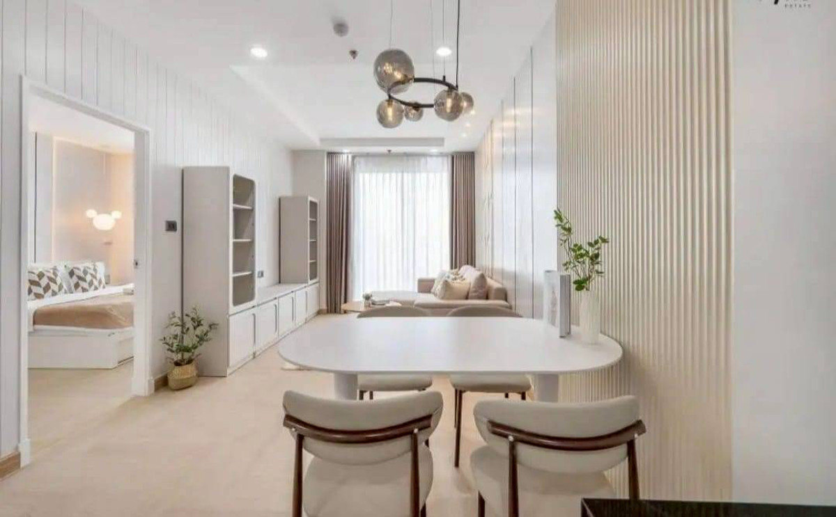 For SaleCondoRama9, Petchburi, RCA : Beautiful, angel-condition room! 🏠✨ Spacious living hall 🛋️, comfortable to live in every day 🌤️ Just bring your suitcase and move right in! 🧳✨