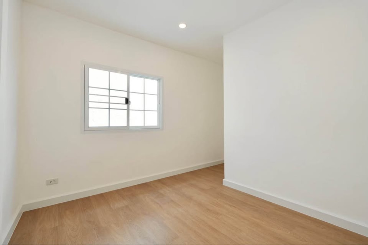 ขายทาวน์โฮมเกษตร นวมินทร์ ลาดปลาเค้า : H0797♛♚ทาวน์เฮ้าส์ 2 ห้องนอน ขาย นวลจันทร์♜ใกล้ แฟชั่นไอส์แลนด์∞099-5919653,065-9423251▚Line@sureresidence