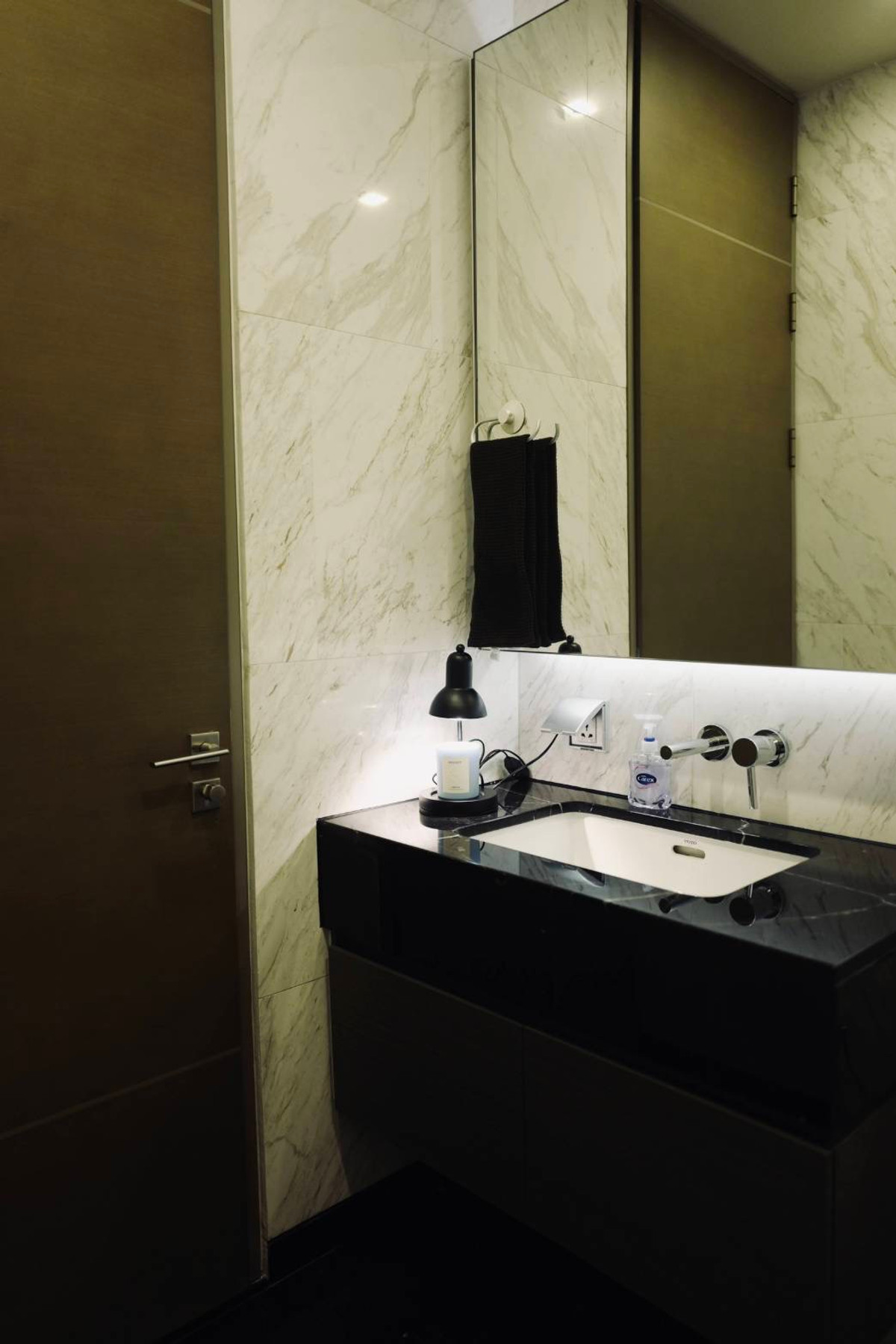 For SaleCondoSilom, Saladaeng, Bangrak : 🌆 Luxury 2BR in the heart of Silom - Saladaeng | Full city view, only 35 million baht, big room, hard to find! 2 bedrooms, 2 bathrooms, 113 sq m, Prime CBD location.