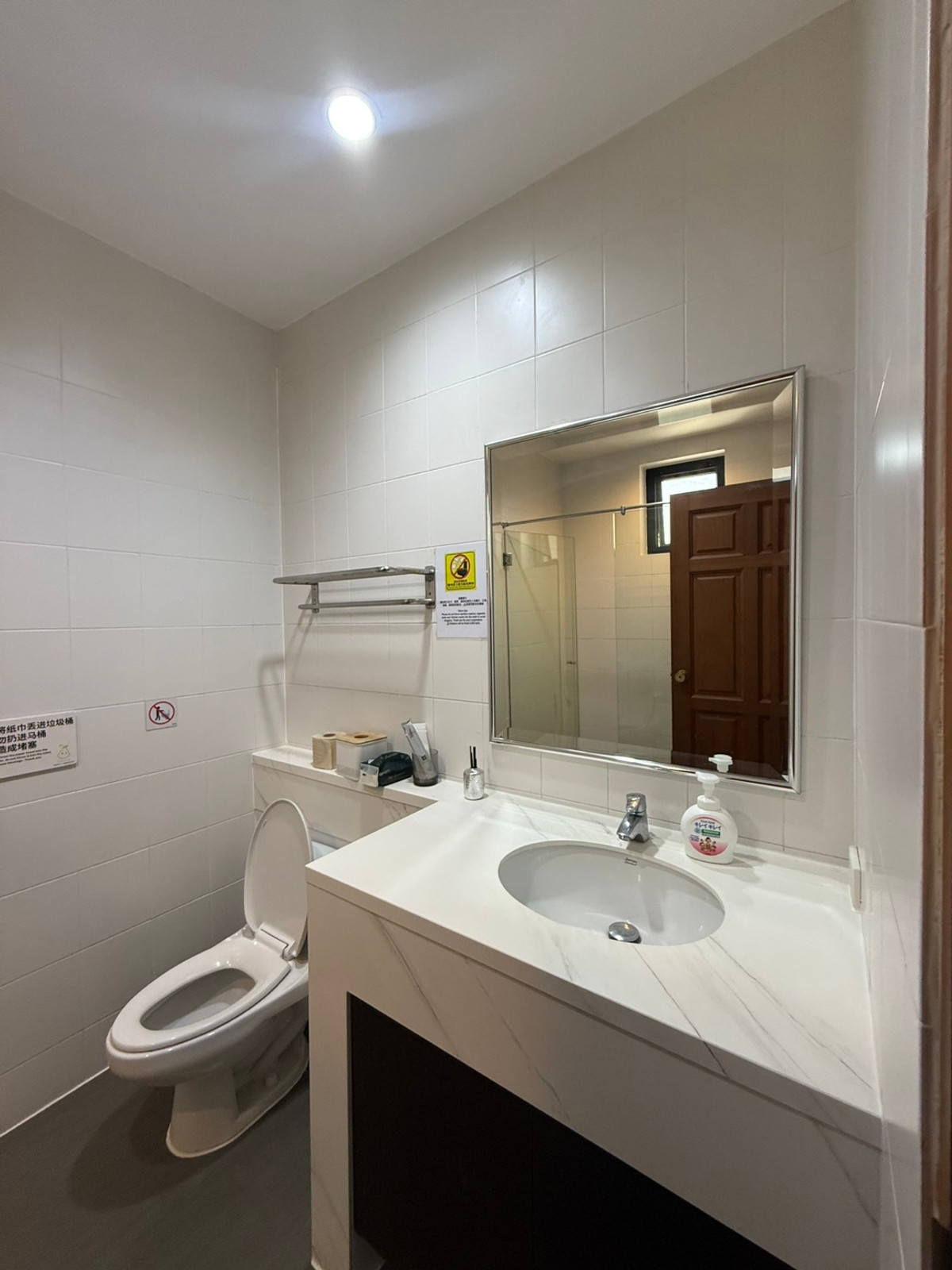 For RentHouseSukhumvit, Asoke, Thonglor : House for rent, House Pridi Phanomyong, 5 bedrooms, parking for up to 4-6 cars, near BTS Ekkamai-Thonglor.