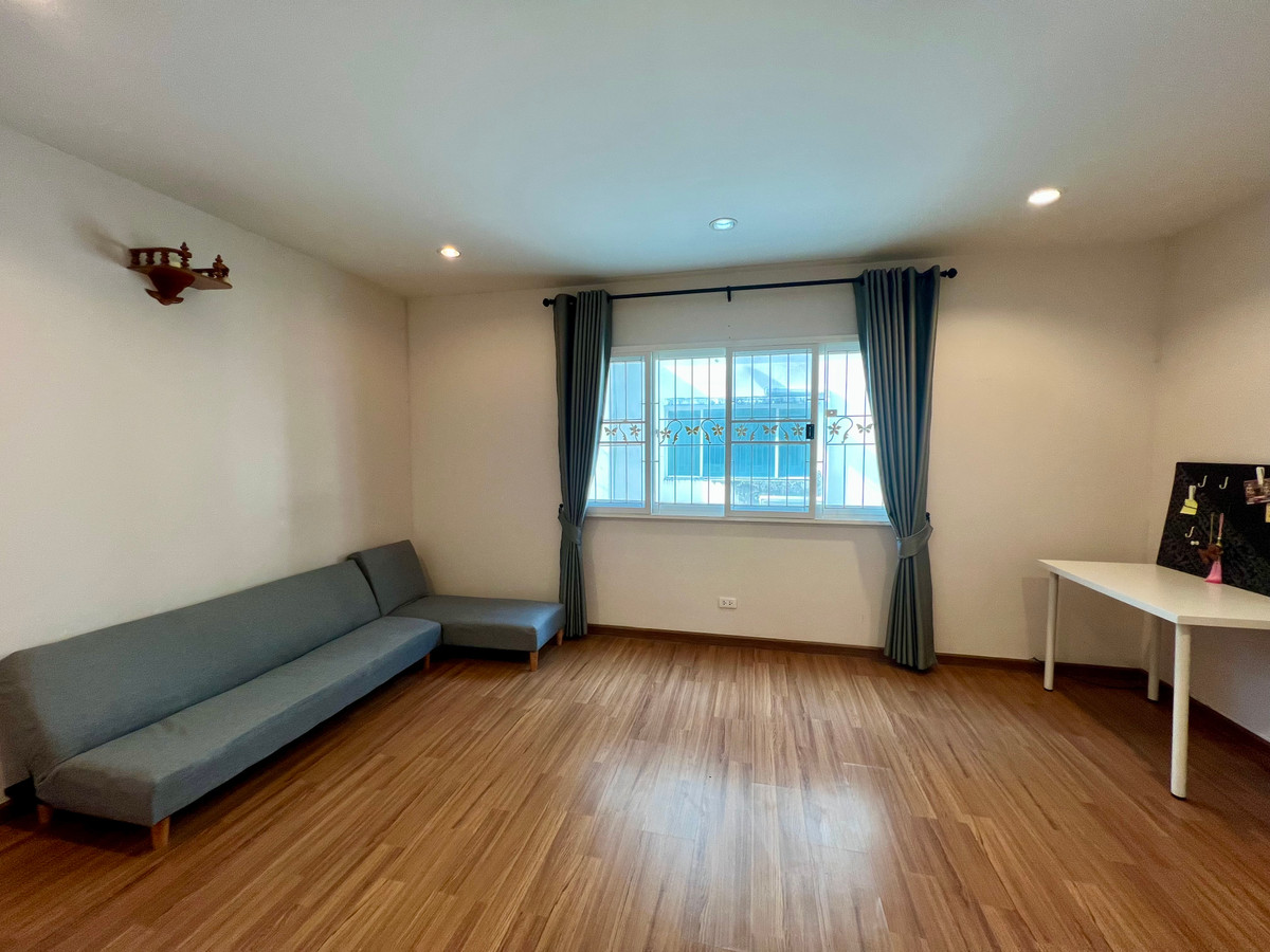 For RentTownhomePattanakan, Srinakarin : For Rent: 3-Storey Townhome at Villette City Pattanakarn 38 | Fully Furnished | South-Facing | Move-In Ready