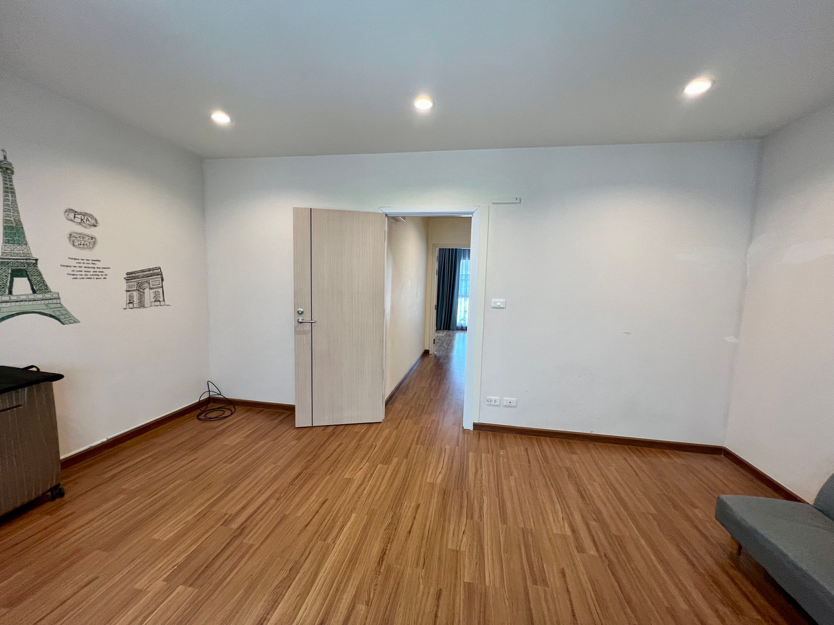 For RentTownhomePattanakan, Srinakarin : For Rent: 3-Storey Townhome at Villette City Pattanakarn 38 | Fully Furnished | South-Facing | Move-In Ready