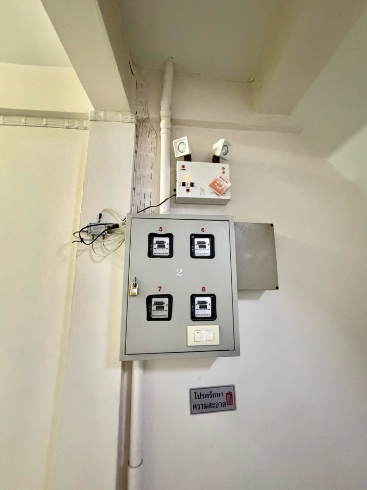 ขายปิ่นเกล้า จรัญสนิทวงศ์ : ขายหอพักปากซอยจรัญ23/1   ห้องเช่าจรัญ23 (บ้านคุณนิยม) 
76 เมตร ปากซอยจรัญฯ