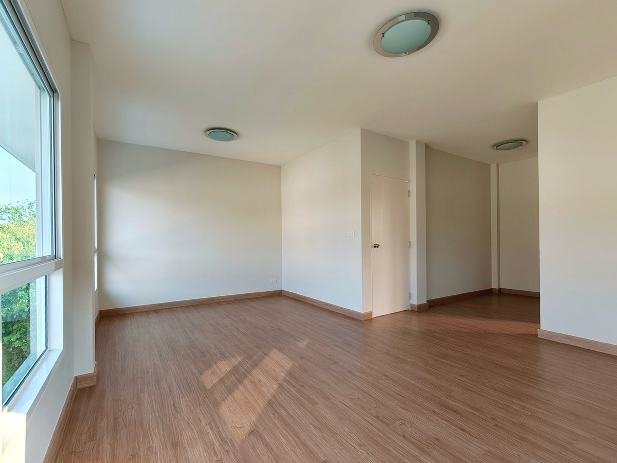 ขายบ้านพระราม 5 ราชพฤกษ์ บางกรวย : บ้านเดี่ยว คาซ่าพรีเมียม ราชพฤกษ์-พระราม 5 (QHouse)  ใกล้เช็ลทรัลเวสต์เกต รถไฟฟ้าสถานีบางพลู หลังมุม