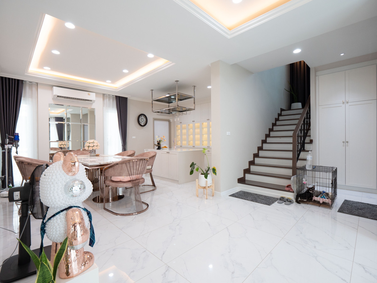 ขายบ้านพระราม 2 บางขุนเทียน : #ขายบ้านเดี่ยว #ขายคฤหาสน์หรู #แปลงมุม #บิ้วอินตกแต่งสวยทั้งหลัง พร้อมอยู่ โครงการซื่อตรง พรีเมี่ยม ไอแอม พระราม 2 – แสมดำ Suetrong I AM