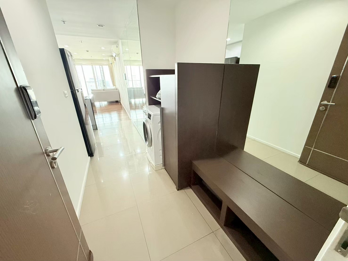 For RentCondoNana, North Nana,Sukhumvit13, Soi Nana : Condo for rent 15 Sukhumvit Residences, fully furnished condo, ready to move in, close to BTS Nana and Asoke, convenient travel!!