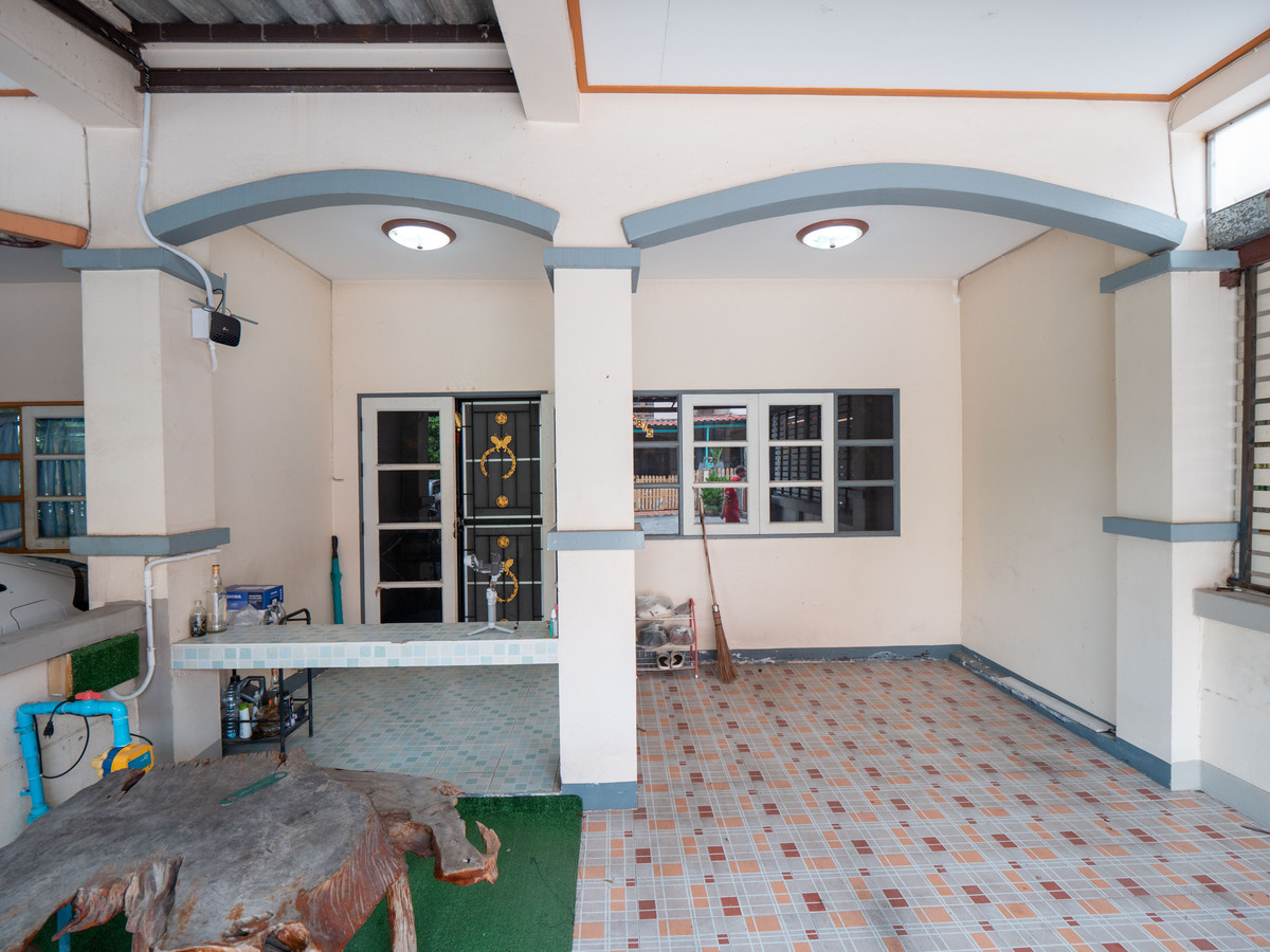 ขายทาวน์โฮมระยอง : #ขายทาว์นเฮาส์ #เมืองระยอง 26 ตรว. 3 นอน 2 น้ำ 2 จอด #ขายถูก 1.89 ล้าน สภาพพร้อมอยู่ ที่ตั้งตำบลทับมา ใกล้ถนนสุขุมวิท ติดถนนนครระยอง3 ซอยแหลมหิน-หนองมะหาด