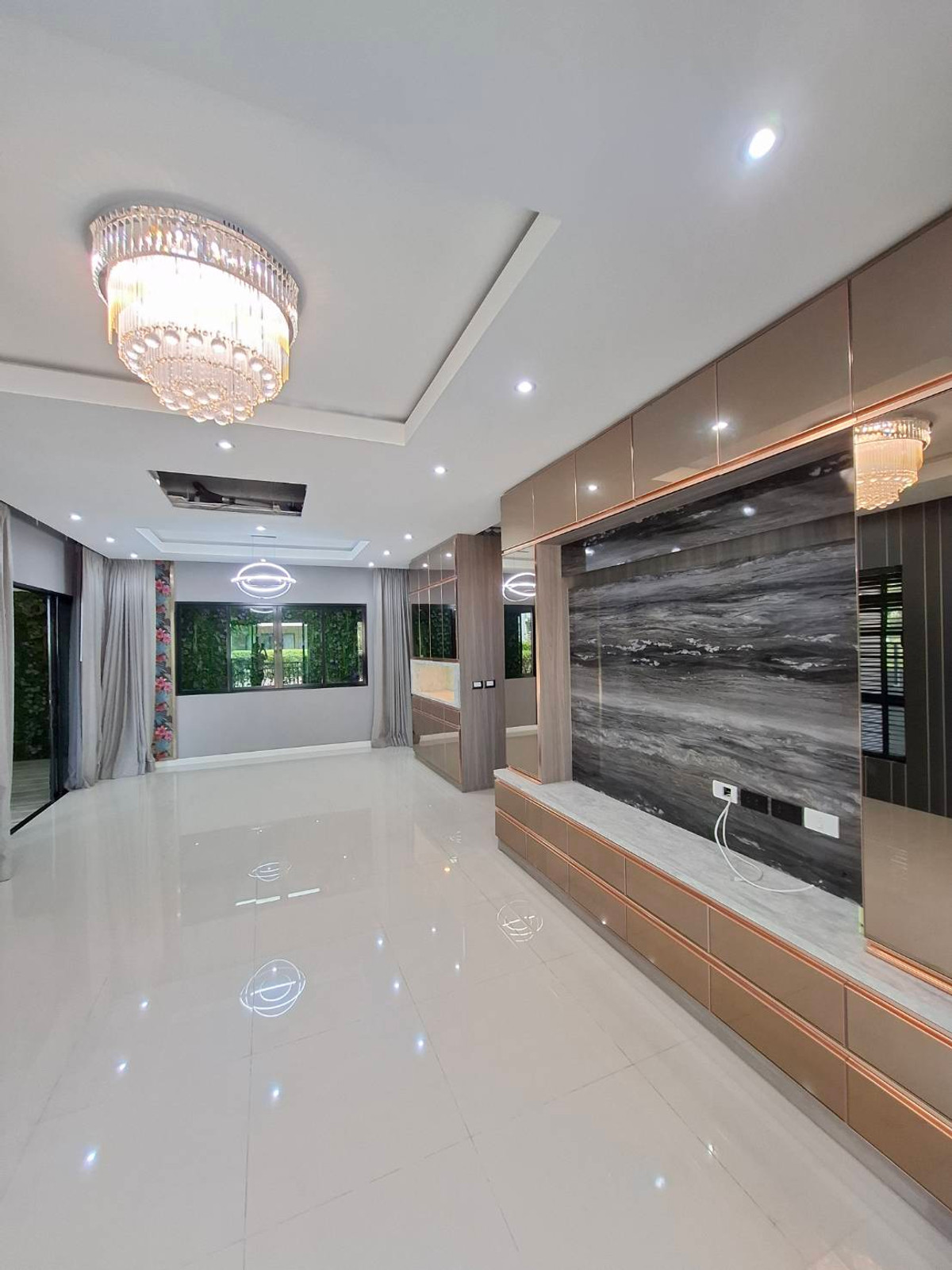 ขายบ้านปทุมธานี รังสิต ธรรมศาสตร์ : บ้านเดี่ยวคุ้มค่าเกินราคา หลังมุม ตกแต่งพร้อมอยู่  ติดถนนเลียบมอเตอร์เวย์ และ BTS ลำลูกกา(ในอนาคต) เดินทางง่ายสะดวกในทุกๆ วัน ที่ อีโค เฮ้าส์ วงแหวน-ลำลูกกา