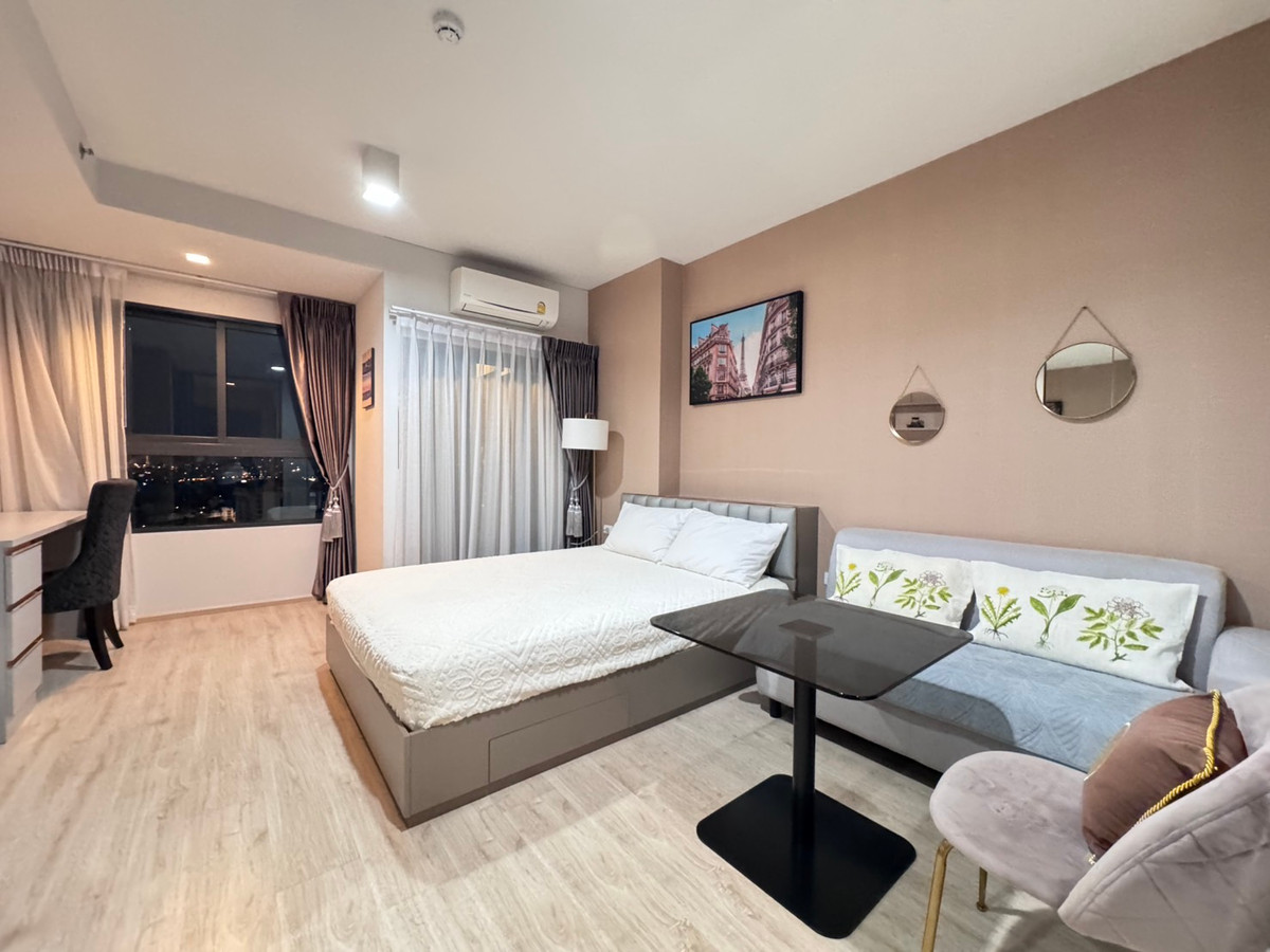 For RentCondoWongwianyai, Charoennakor : Ideo Sathorn, next to BTS Wongwian Yai, beautiful new room, open view, available and ready for rent. You can inquire.