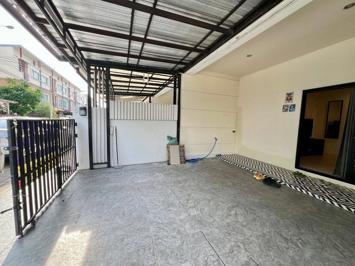 For RentTownhomePattanakan, Srinakarin : For Rent: 3-Storey Townhome at Villette City Pattanakarn 38 | Fully Furnished | South-Facing | Move-In Ready