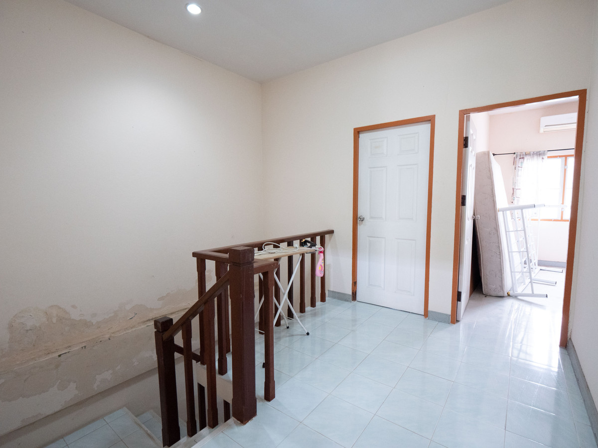 ขายทาวน์โฮมระยอง : #ขายทาว์นเฮาส์ #เมืองระยอง 26 ตรว. 3 นอน 2 น้ำ 2 จอด #ขายถูก 1.89 ล้าน สภาพพร้อมอยู่ ที่ตั้งตำบลทับมา ใกล้ถนนสุขุมวิท ติดถนนนครระยอง3 ซอยแหลมหิน-หนองมะหาด