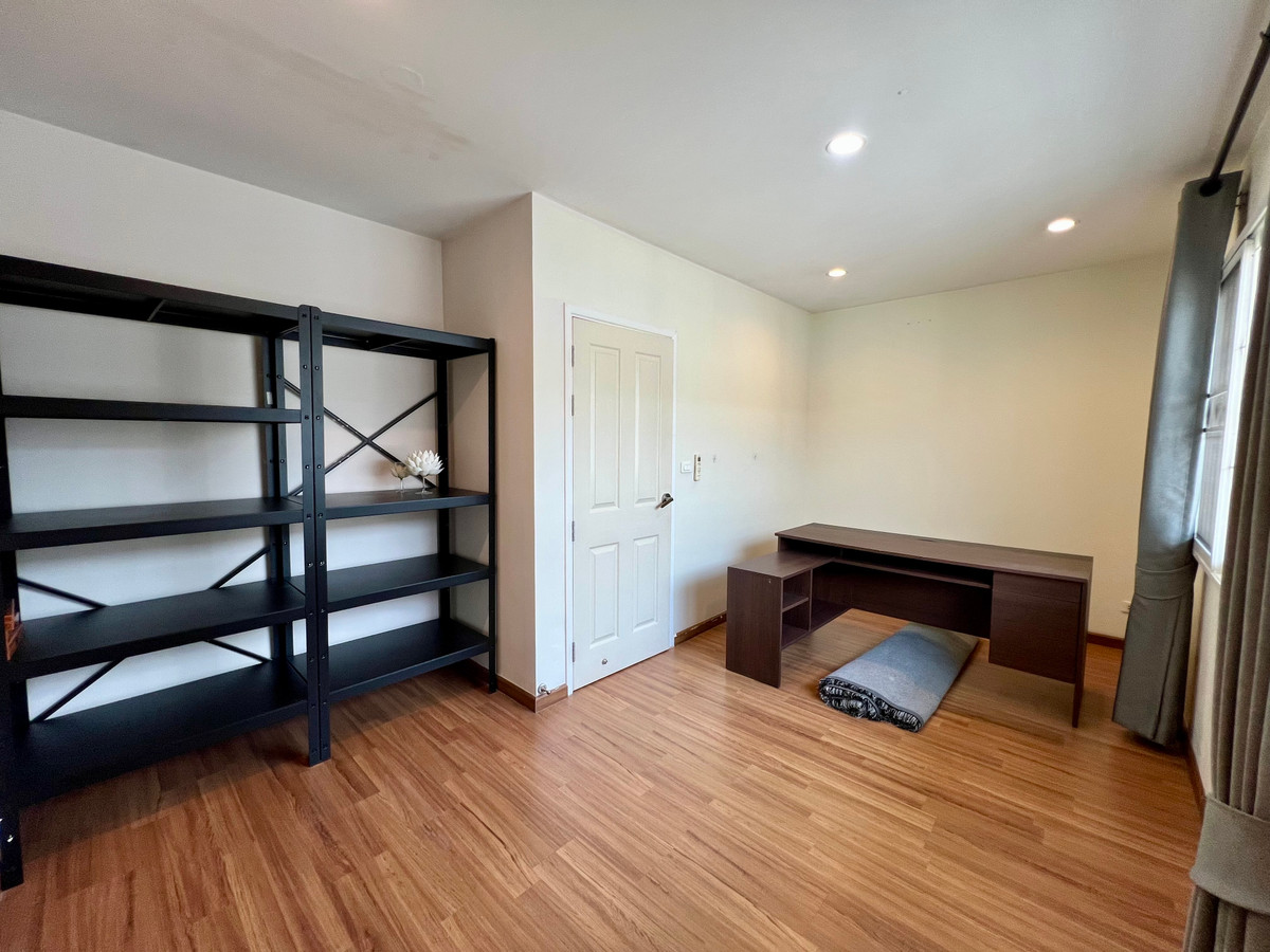 For RentTownhomePattanakan, Srinakarin : For Rent: 3-Storey Townhome at Villette City Pattanakarn 38 | Fully Furnished | South-Facing | Move-In Ready