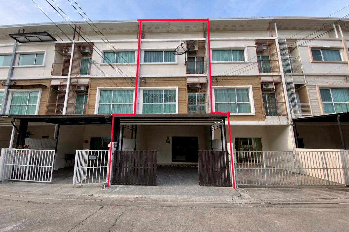 For RentTownhomePattanakan, Srinakarin : For Rent: 3-Storey Townhome at Villette City Pattanakarn 38 | Fully Furnished | South-Facing | Move-In Ready