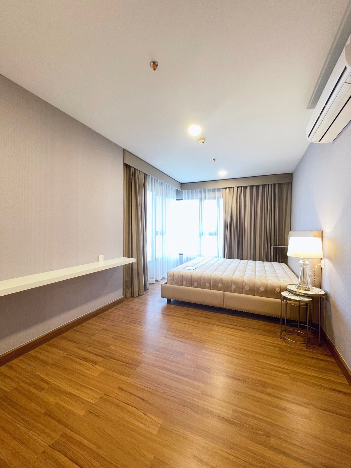 CondoLadprao, Central Ladprao : Sell with tenant til July 26
Condo for rent/sale, Lat Phrao-Phahon Yothin area, The Crest Park Residences, upper floor of the building, Panorama Bangkok view, very beautiful.