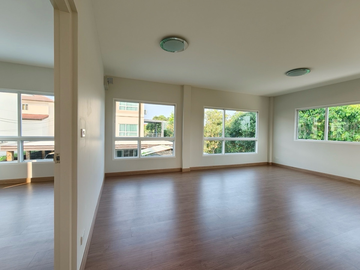 ขายบ้านพระราม 5 ราชพฤกษ์ บางกรวย : บ้านเดี่ยว คาซ่าพรีเมียม ราชพฤกษ์-พระราม 5 (QHouse)  ใกล้เช็ลทรัลเวสต์เกต รถไฟฟ้าสถานีบางพลู หลังมุม