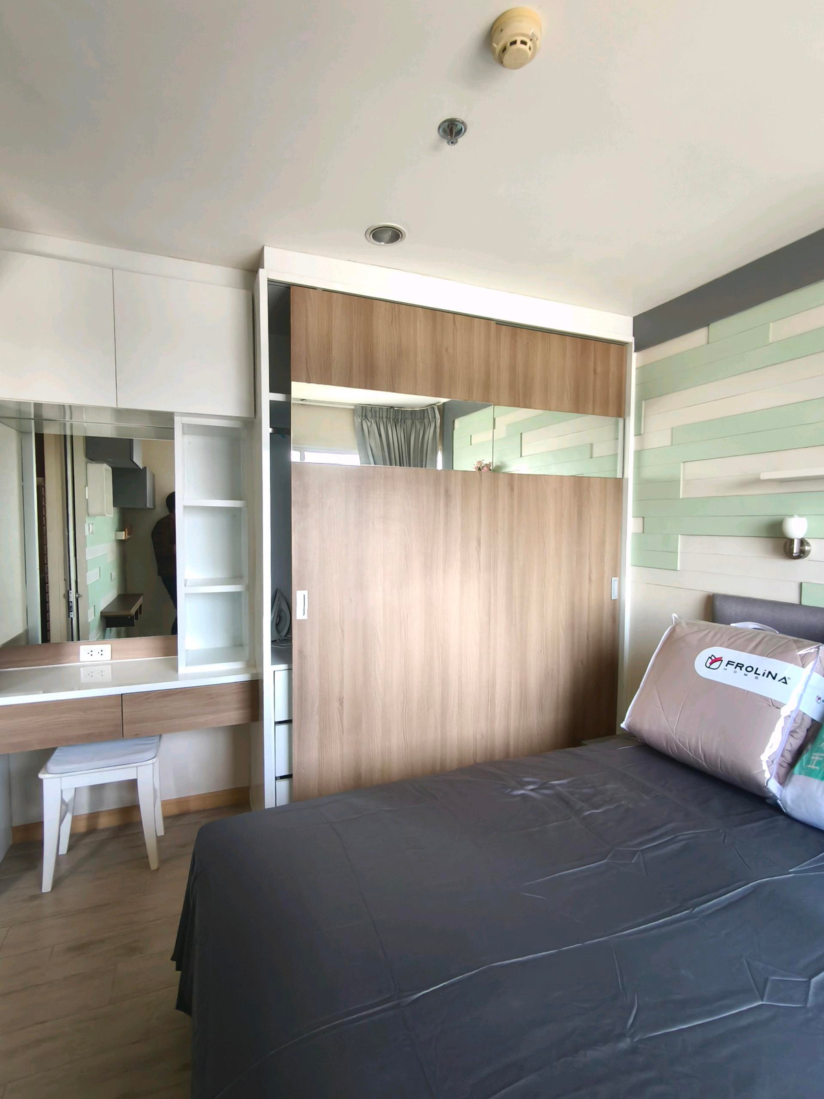 ให้เช่าคอนโดบางนา แบริ่ง ลาซาล : 📌ประกาศ หาผู้เช่า 💥FOR Rent Condo Lumpini Megacity Bangna
ให้เช่าคอนโด ลุมพินี เมกะซึ่ง บางนา

💢 Conner unit will hight floor 
💢 Good view  ... 
💢 Special type 


#คอนโดใกล้รถไฟฟ้า #เช่าคอนโด #apartmentforrent 
 #lumpinimegabangna  #คอนโดใกล้เมกะ 

