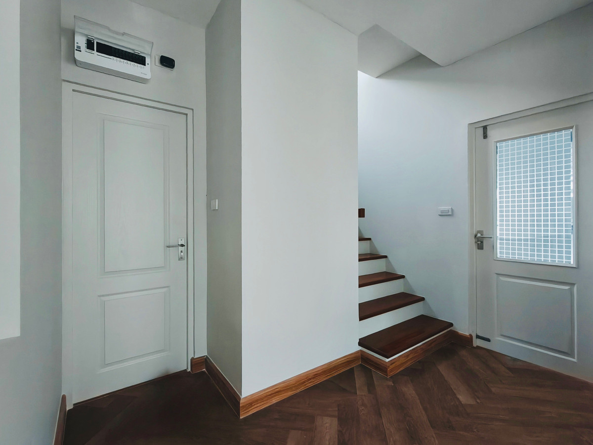 ขายบ้านนวมินทร์ รามอินทรา : ขายบ้านเดี่ยว รีโนเวทใหม่ทั้งหลังเหมือนได้บ้านใหม่ ทำเลถนนสุขาภิบาล 5 ซอย 55  ใกล้ตลาดวงศกรณ์  ตลาดออเงิน สายไหม