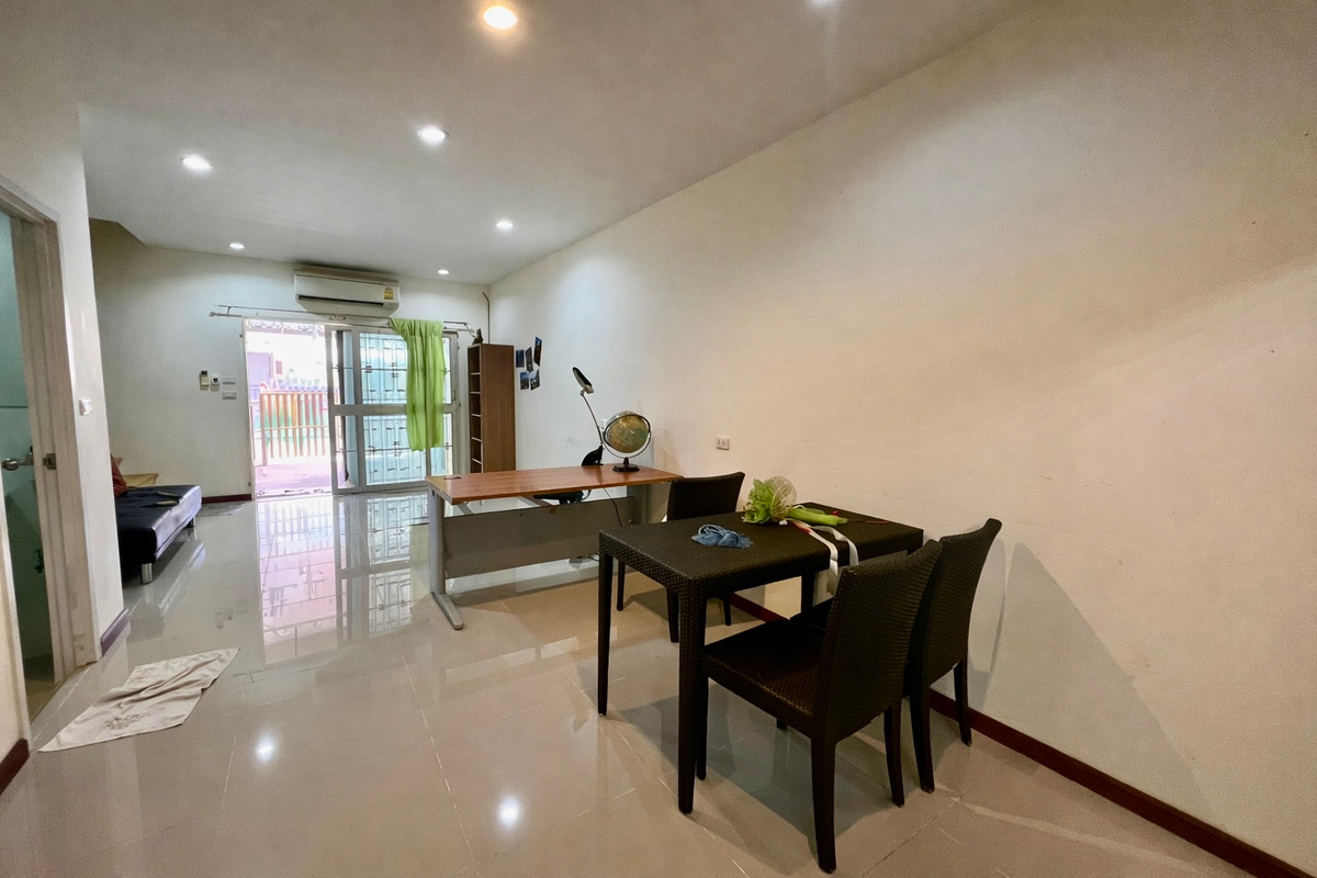 For SaleTownhomePattanakan, Srinakarin : For Sale: 3-Storey Townhome at Villette City Pattanakarn | South-Facing | Prime Location with Easy Access