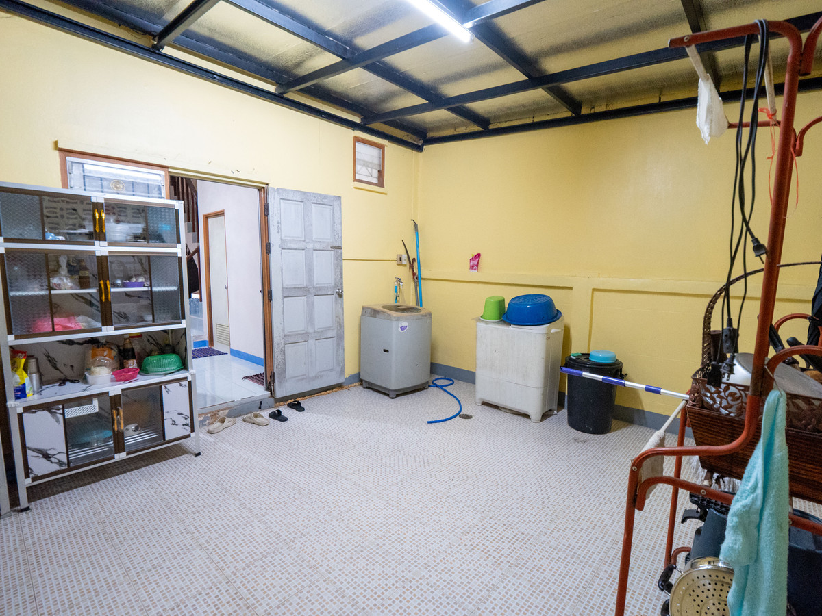 ขายทาวน์โฮมระยอง : #ขายทาว์นเฮาส์ #เมืองระยอง 26 ตรว. 3 นอน 2 น้ำ 2 จอด #ขายถูก 1.89 ล้าน สภาพพร้อมอยู่ ที่ตั้งตำบลทับมา ใกล้ถนนสุขุมวิท ติดถนนนครระยอง3 ซอยแหลมหิน-หนองมะหาด