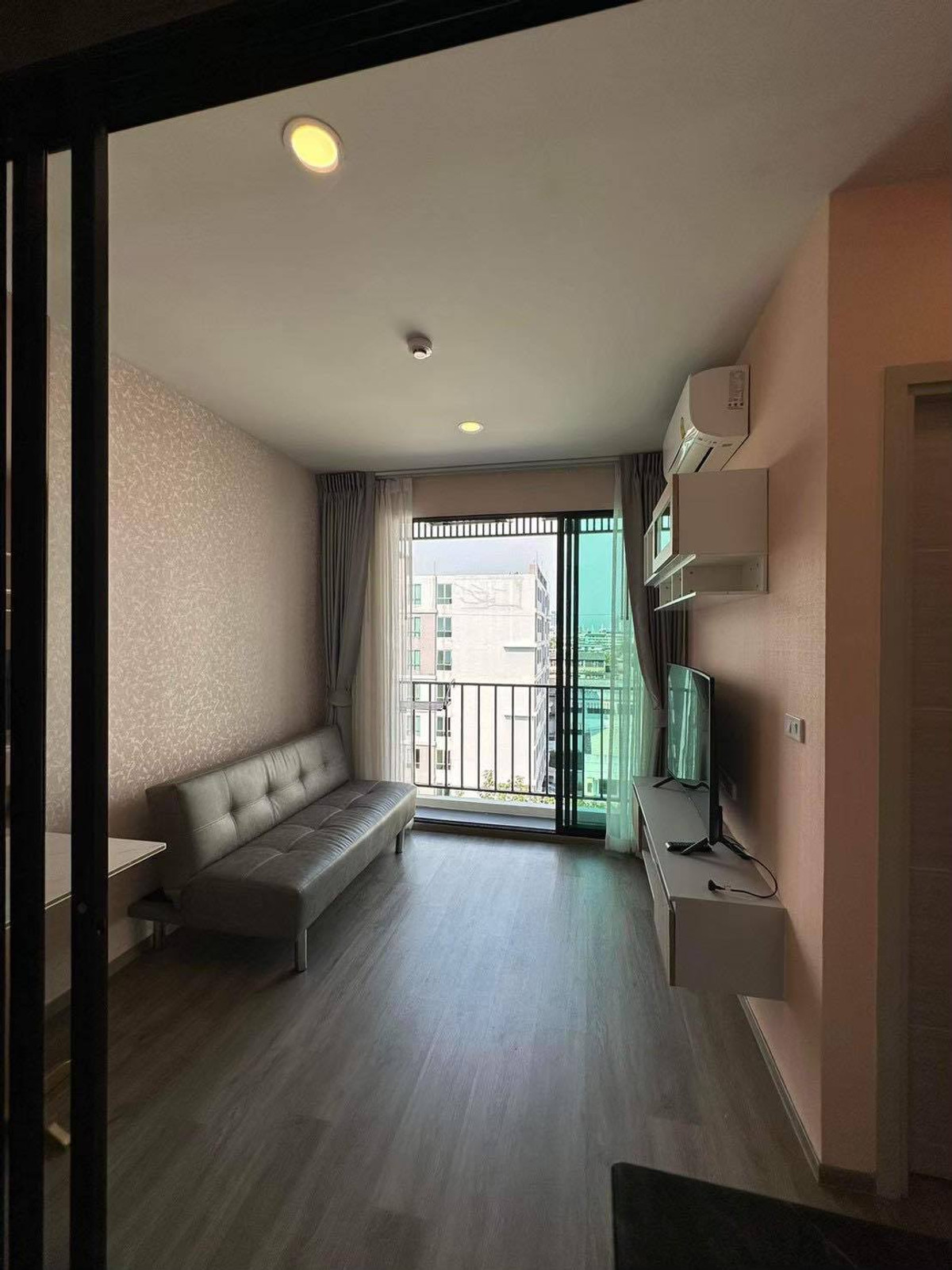 For RentCondoBangna, Bearing, Lasalle : For rent 🔥New condo near BTS Bearing | Brixton Pet & Play Sukhumvit 107 | Near Imperial World Samrong | Pets allowed. (Pet-Friendly)