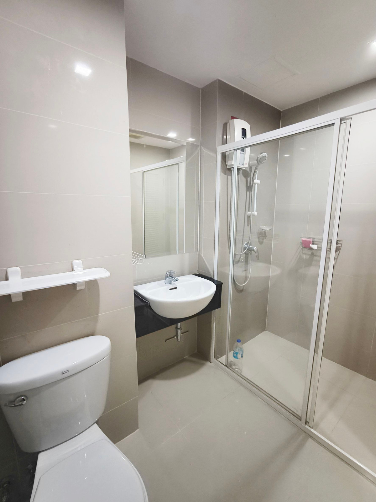 ขายคอนโดลาดกระบัง สุวรรณภูมิ : Vายด่วน คอนโดแอร์ลิงค์ เรสซิเดนซ์ ลาดกระบัง อาคาร 6 ชั้น 4