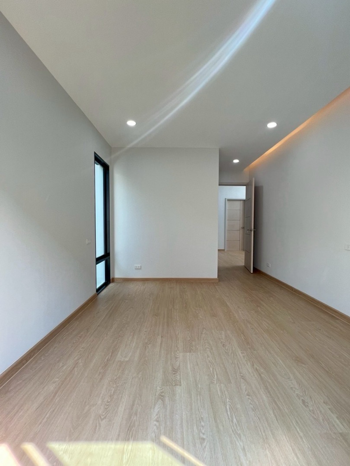 For SaleHouseKaset Nawamin,Ladplakao : Single house for sale, large area, city location, can enter and exit in many ways. Kaset-Nawamin location Soi Prasertmanukit 46