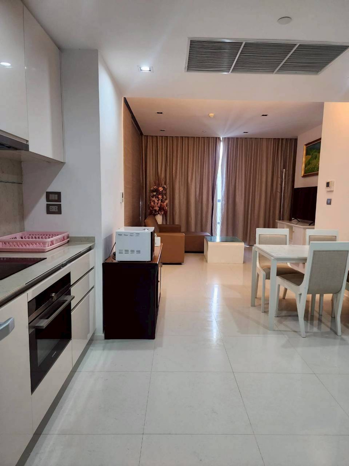 For RentCondoSathorn, Narathiwat : ✅ BKST111 ✅ Line : @p2nproperty