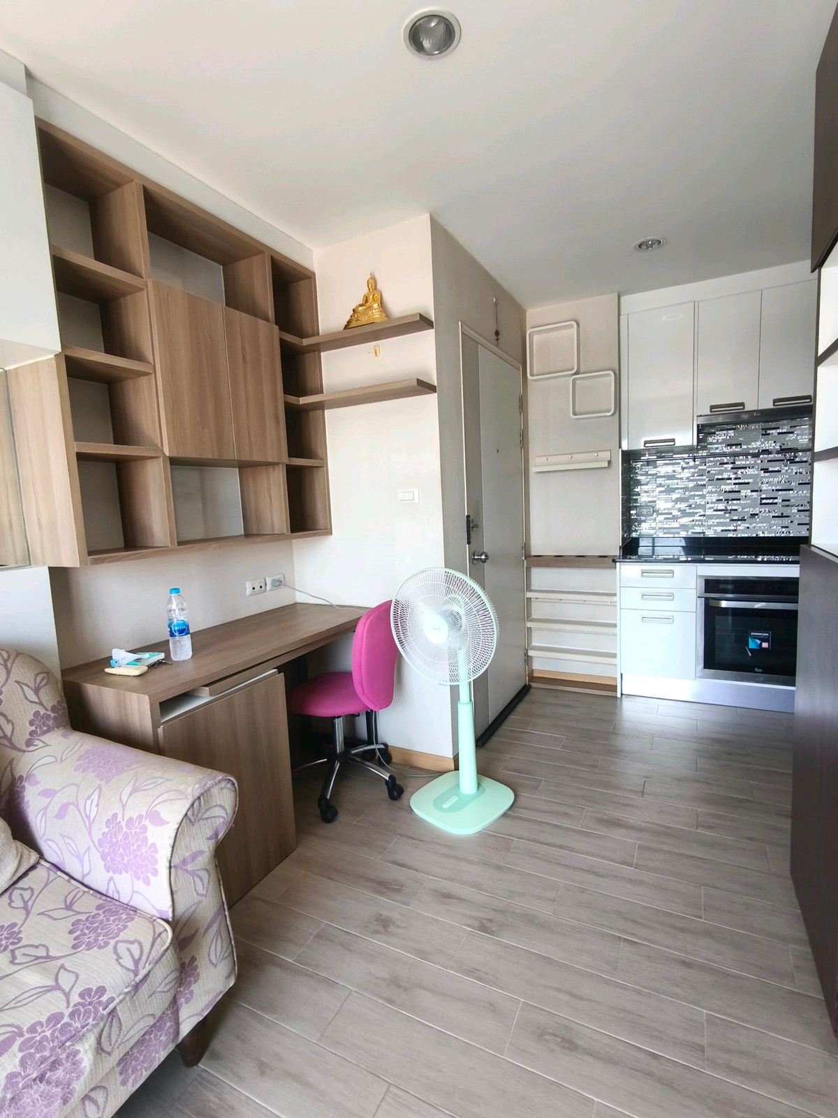 ให้เช่าคอนโดบางนา แบริ่ง ลาซาล : 📌ประกาศ หาผู้เช่า 💥FOR Rent Condo Lumpini Megacity Bangna
ให้เช่าคอนโด ลุมพินี เมกะซึ่ง บางนา

💢 Conner unit will hight floor 
💢 Good view  ... 
💢 Special type 


#คอนโดใกล้รถไฟฟ้า #เช่าคอนโด #apartmentforrent 
 #lumpinimegabangna  #คอนโดใกล้เมกะ 

