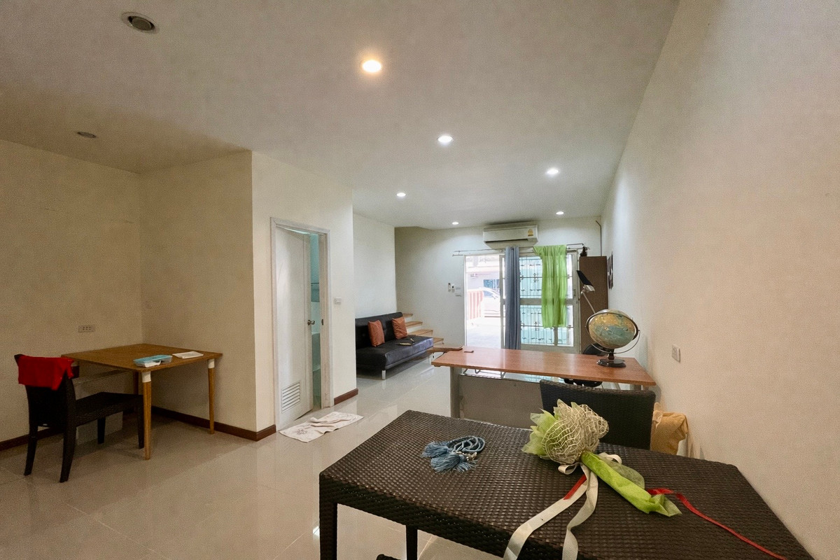 For SaleTownhomePattanakan, Srinakarin : For Sale: 3-Storey Townhome at Villette City Pattanakarn | South-Facing | Prime Location with Easy Access