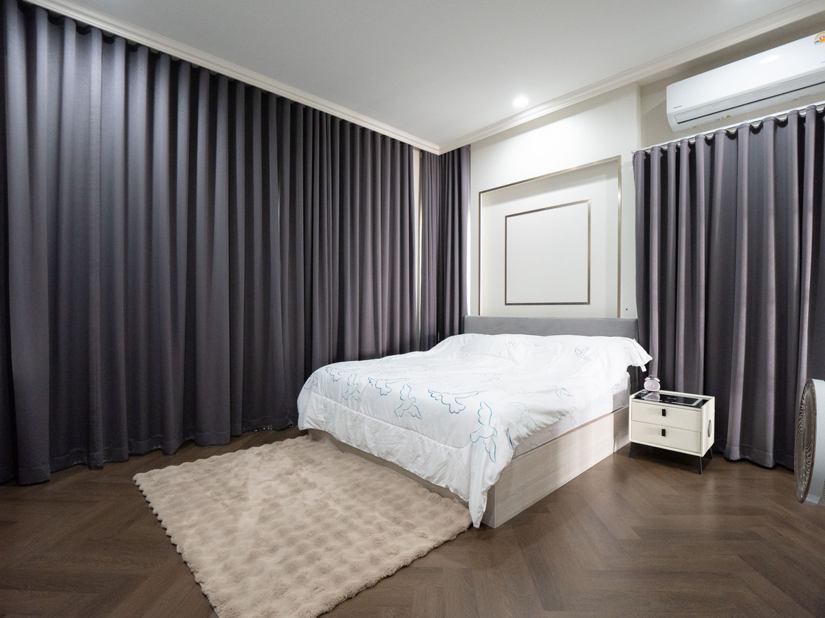 ขายบ้านพระราม 2 บางขุนเทียน : #ขายบ้านเดี่ยว #ขายคฤหาสน์หรู #แปลงมุม #บิ้วอินตกแต่งสวยทั้งหลัง พร้อมอยู่ โครงการซื่อตรง พรีเมี่ยม ไอแอม พระราม 2 – แสมดำ Suetrong I AM