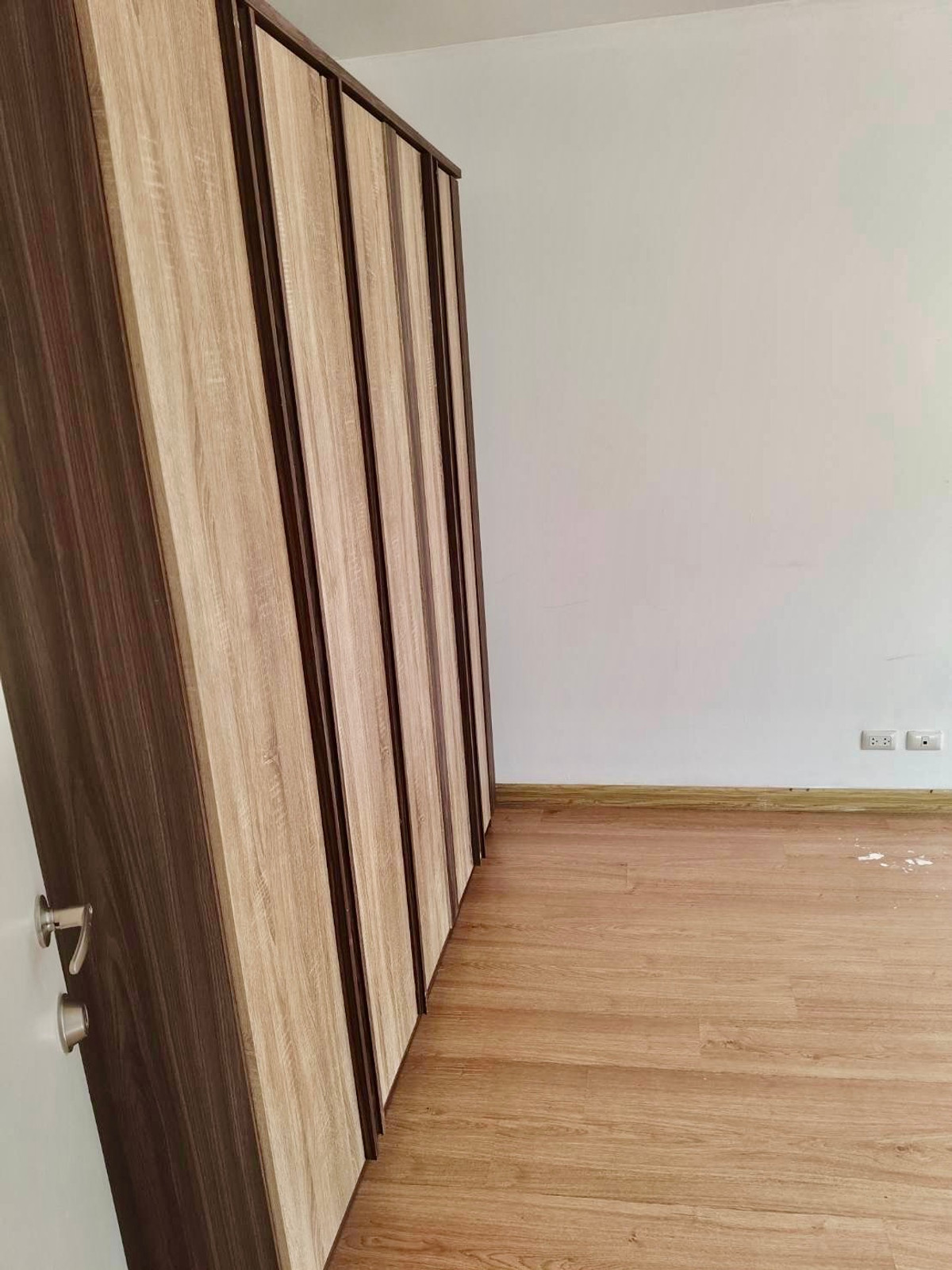 ให้เช่าทาวน์โฮมพัฒนาการ ศรีนครินทร์ : ให้เช่าทาวน์โฮม 3 ชั้น พาทิโอ พัฒนาการ | เฟอร์นิเจอร์ครบ พร้อมเข้าอยู่ | เลี้ยงสัตว์ได้