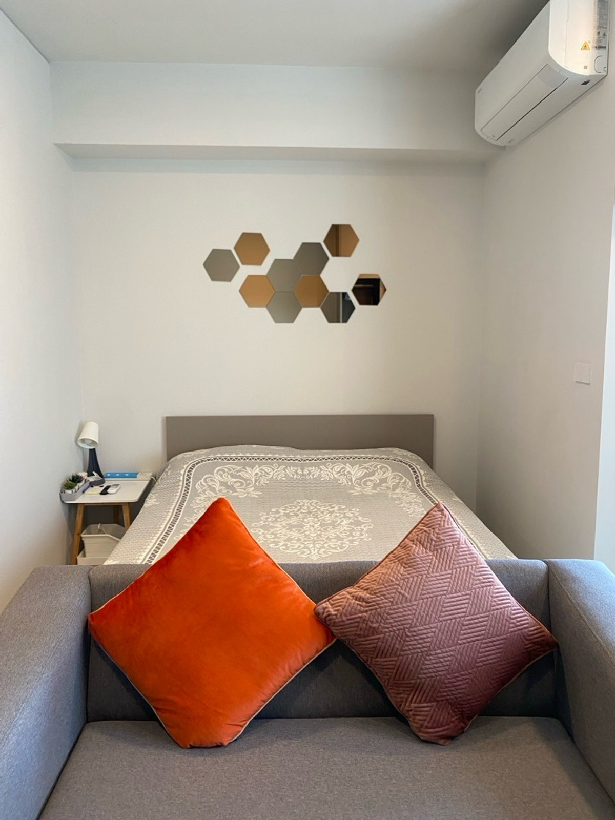 For RentCondoWongwianyai, Charoennakor : Short term rental Quintara Phonimit