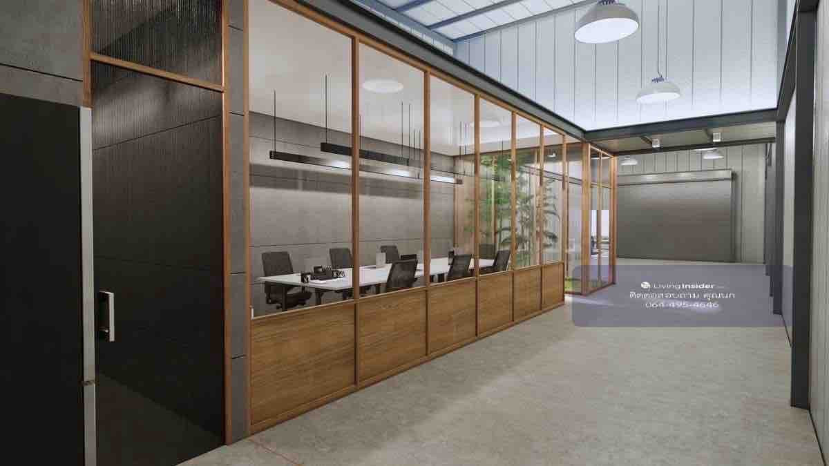 For RentWarehousePattanakan, Srinakarin : ✅ Warehouse, semi-office, chic design, has a courtyard in the middle of the room, good location, ready to use!
Convenient parking, easy travel 
Next to the Yellow Line, Phatthanakan Station.