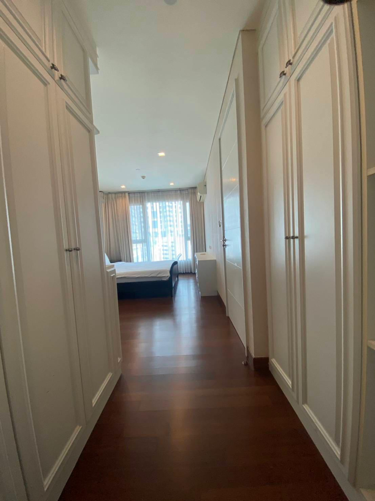 For RentCondoSathorn, Narathiwat : High Floor , White Room Ivy Sathon ( Soi10 ) 2bed2bath 69 Sqm Fullyfurnish ,Welcome Foreign 40,000-