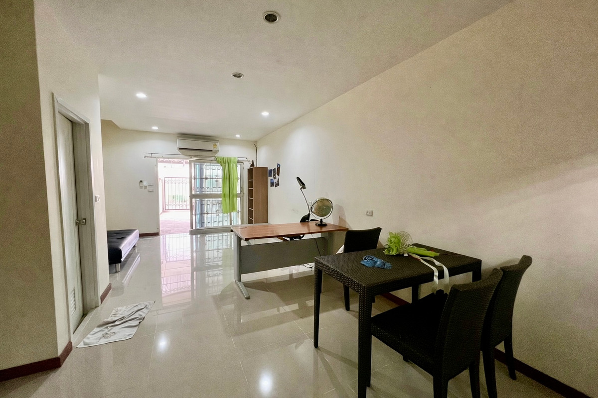 For SaleTownhomePattanakan, Srinakarin : For Sale: 3-Storey Townhome at Villette City Pattanakarn | South-Facing | Prime Location with Easy Access